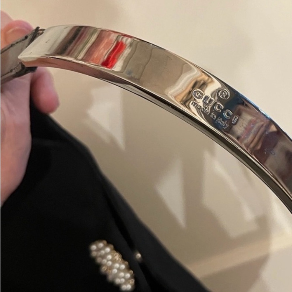 Gucci Silver-Tone Metal Handle with Black Leather Strap Accent